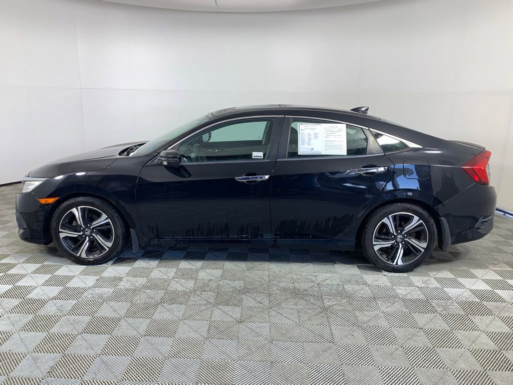 2016 Honda Civic Touring photo 2