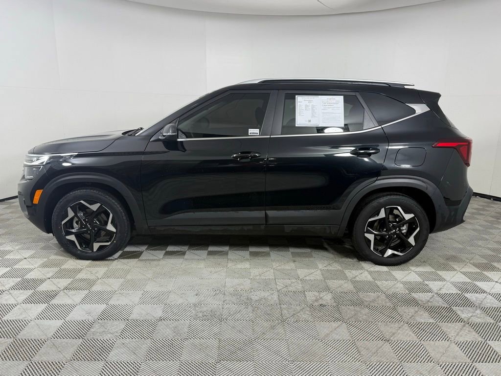 2024 Kia Seltos EX photo 2