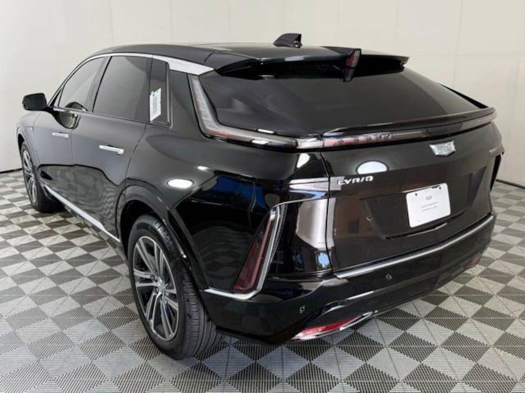 New 2026 CADILLAC LYRIQ Luxury SUV