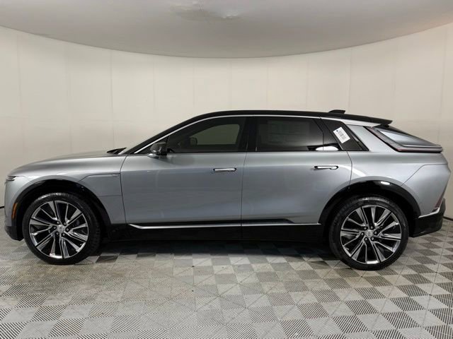 2025 Cadillac Lyriq Luxury photo 2