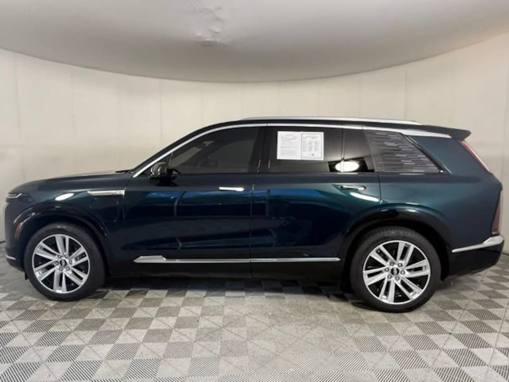 Certified 2026 CADILLAC VISTIQ Luxury SUV