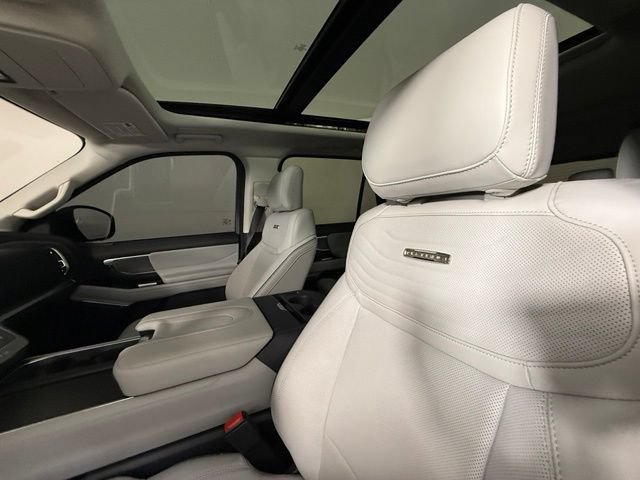 2025 Ford Expedition Platinum - Photo 17