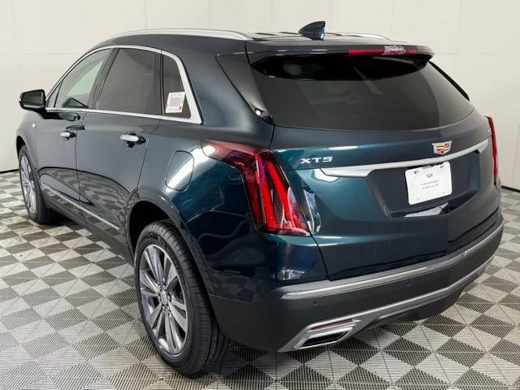 New 2026 CADILLAC XT5 Premium Luxury SUV