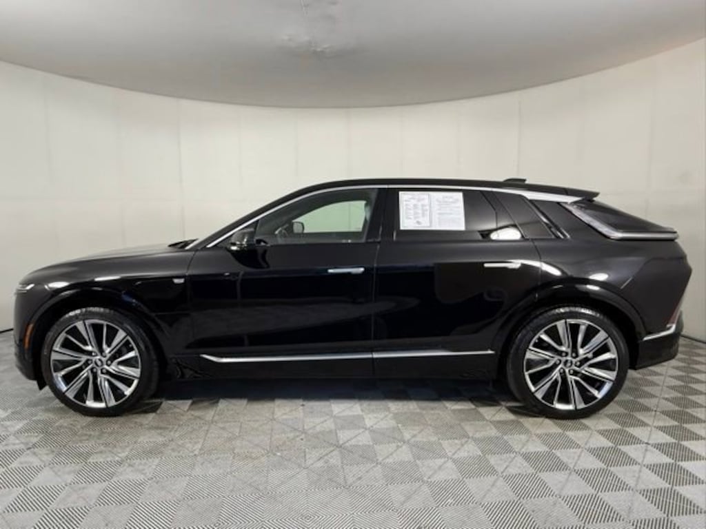 Certified 2023 CADILLAC LYRIQ Luxury SUV