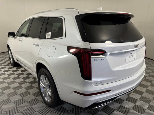 2025 Cadillac XT6 Luxury photo 3