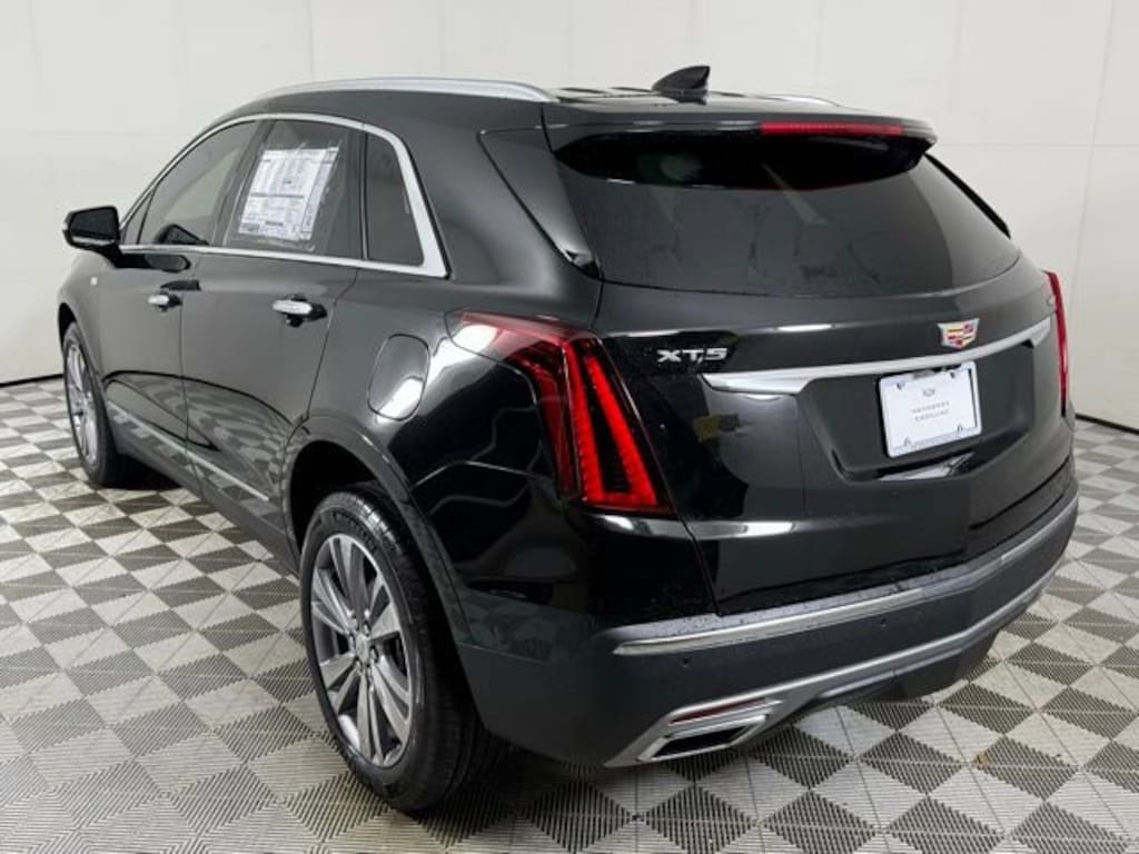 New 2026 CADILLAC XT5 Premium Luxury SUV