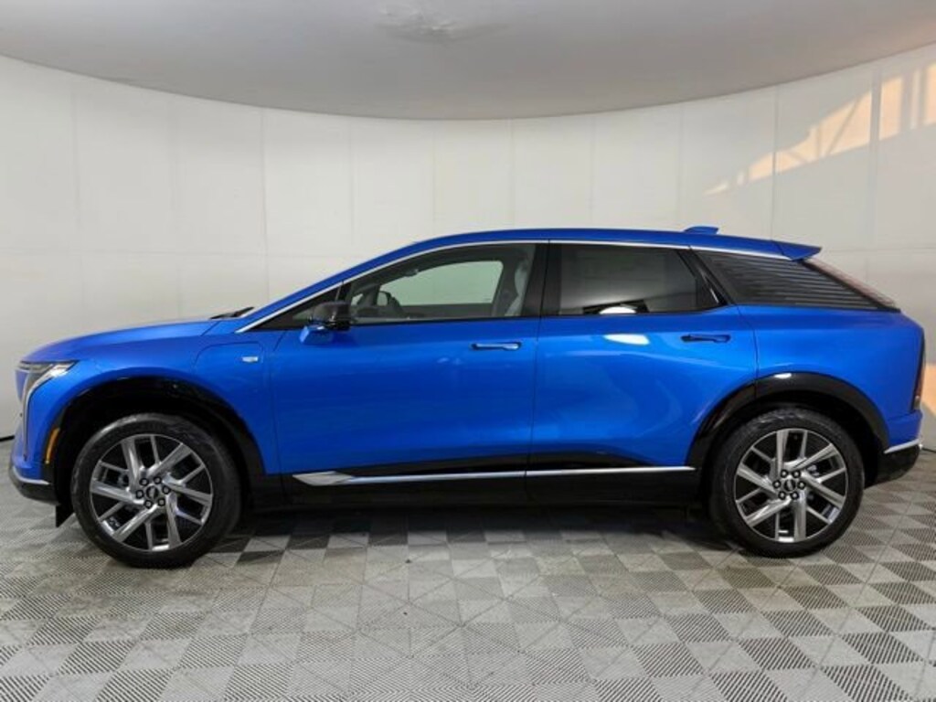 New 2026 CADILLAC OPTIQ Luxury SUV