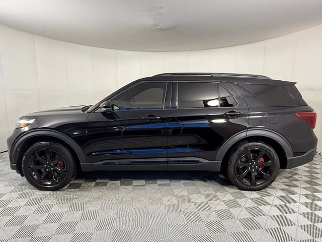2022 Ford Explorer ST photo 3