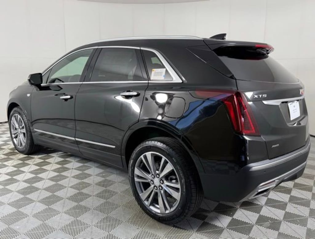 New 2026 CADILLAC XT5 Premium Luxury SUV