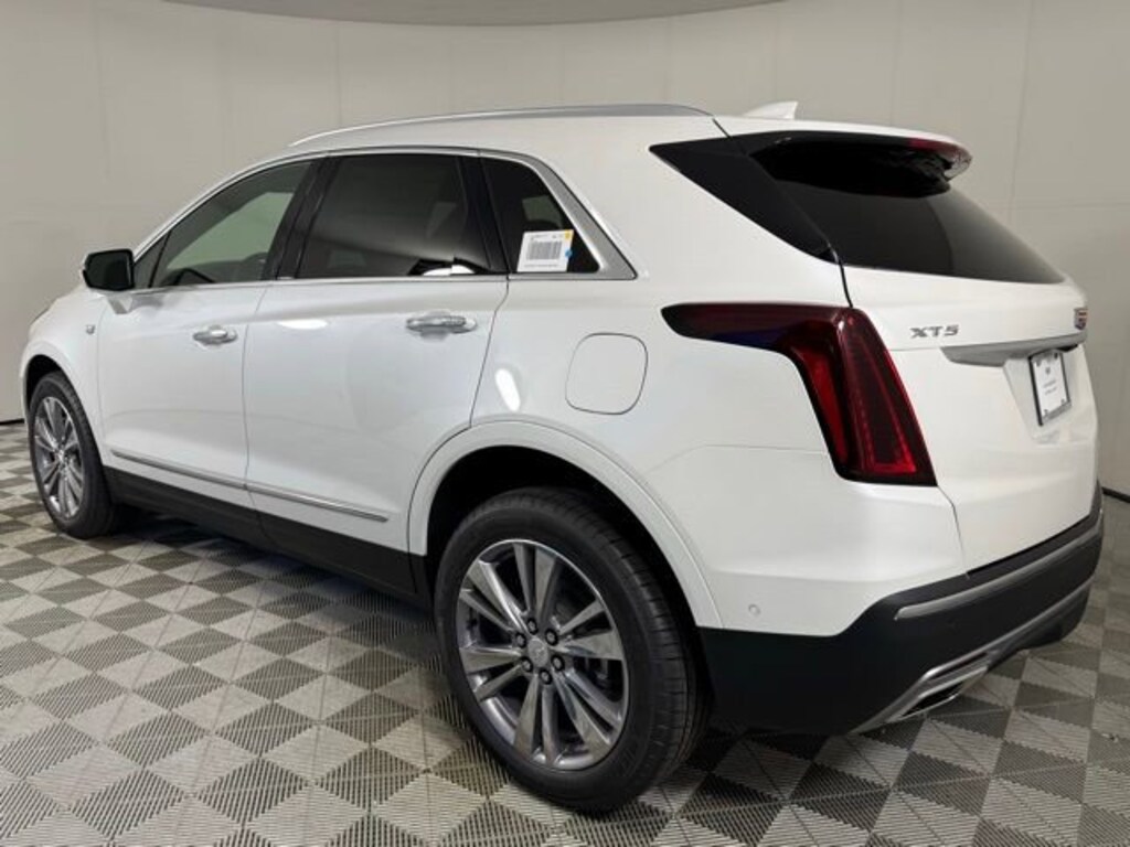 New 2026 CADILLAC XT5 Premium Luxury SUV