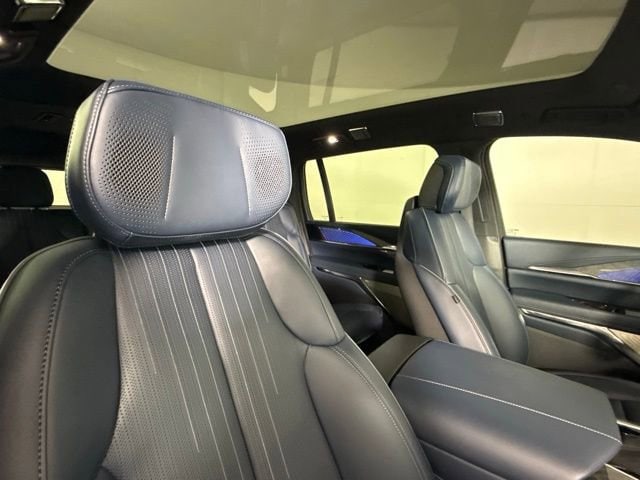 2025 Cadillac Escalade IQ Luxury 2 - Photo 37