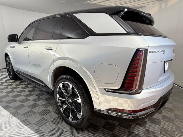 2025 Cadillac Escalade IQ Sport photo 2