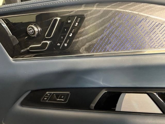 2025 Cadillac Escalade IQ Luxury 2 - Photo 39