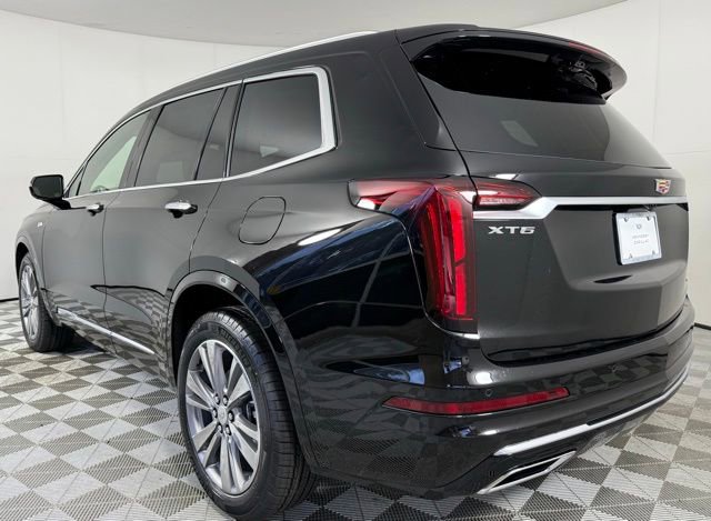 2025 Cadillac XT6 Premium Luxury photo 2