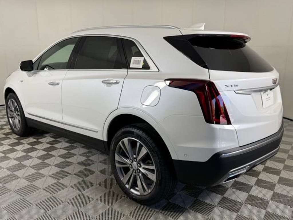 New 2025 CADILLAC XT5 Premium Luxury SUV