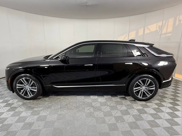 2026 Cadillac Lyriq Luxury photo 2