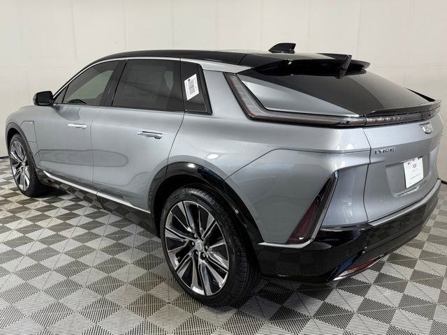 2025 Cadillac Lyriq Luxury photo 3