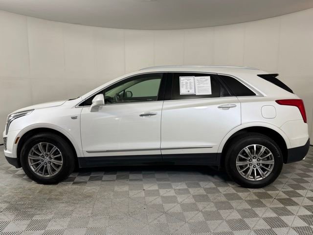 2017 Cadillac XT5 Luxury photo 2