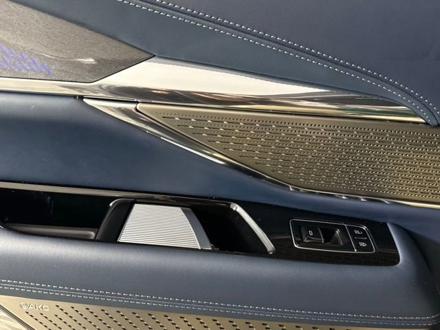 2025 Cadillac Escalade IQ Luxury 2 - Photo 28