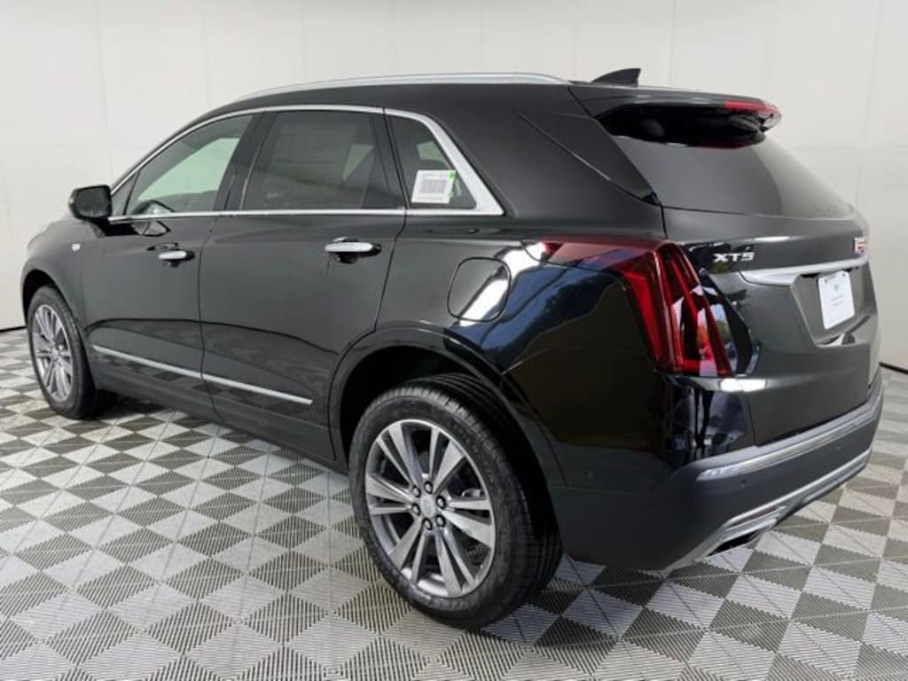New 2025 CADILLAC XT5 Premium Luxury SUV