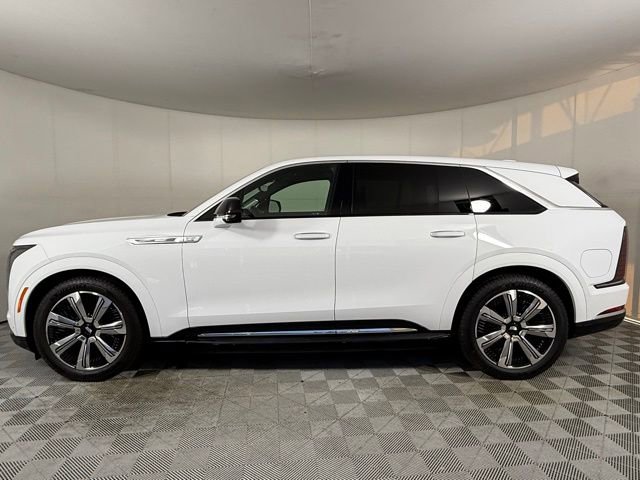 2025 Cadillac Escalade IQ Luxury photo 3