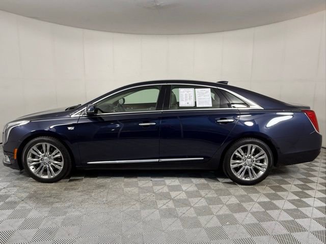2019 Cadillac XTS Luxury photo 2