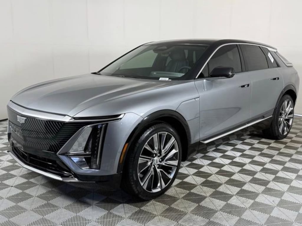 New 2025 CADILLAC LYRIQ Luxury 3 SUV