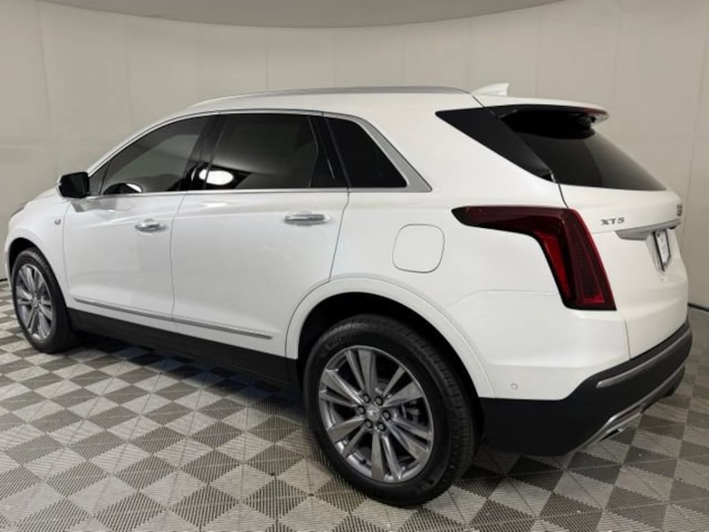 New 2026 CADILLAC XT5 Premium Luxury SUV