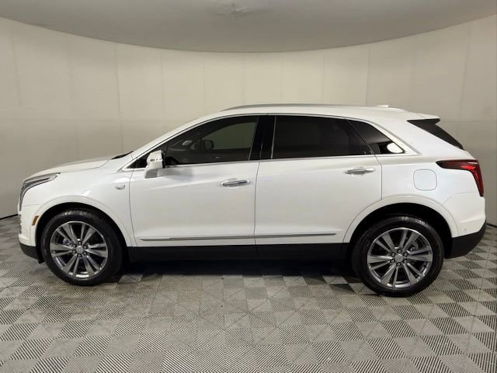New 2025 CADILLAC XT5 Premium Luxury SUV