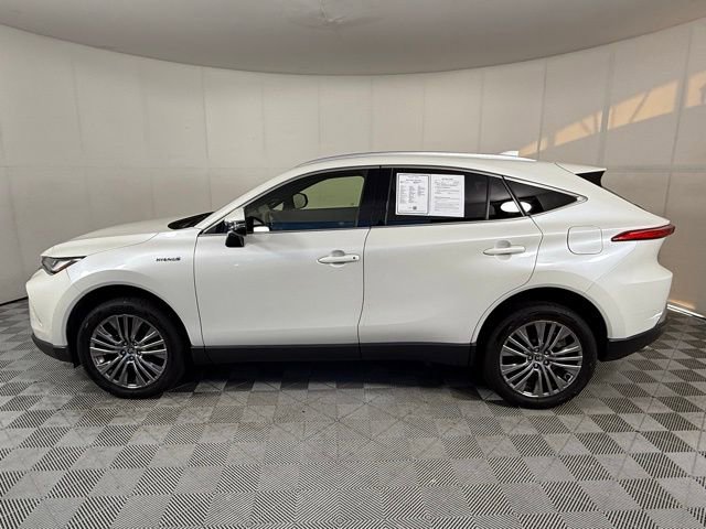 2021 Toyota Venza XLE photo 3