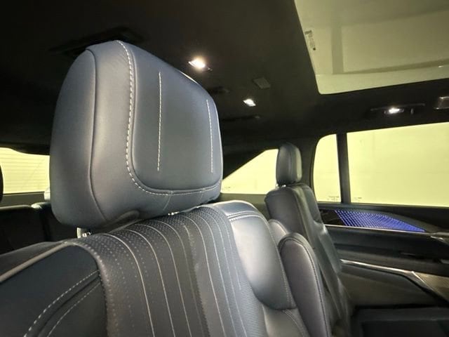 2025 Cadillac Escalade IQ Luxury 2 - Photo 32