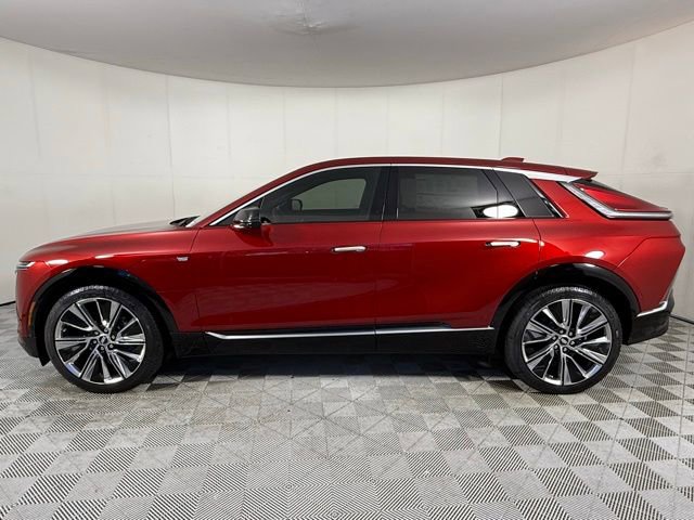 2026 Cadillac Lyriq Luxury photo 2