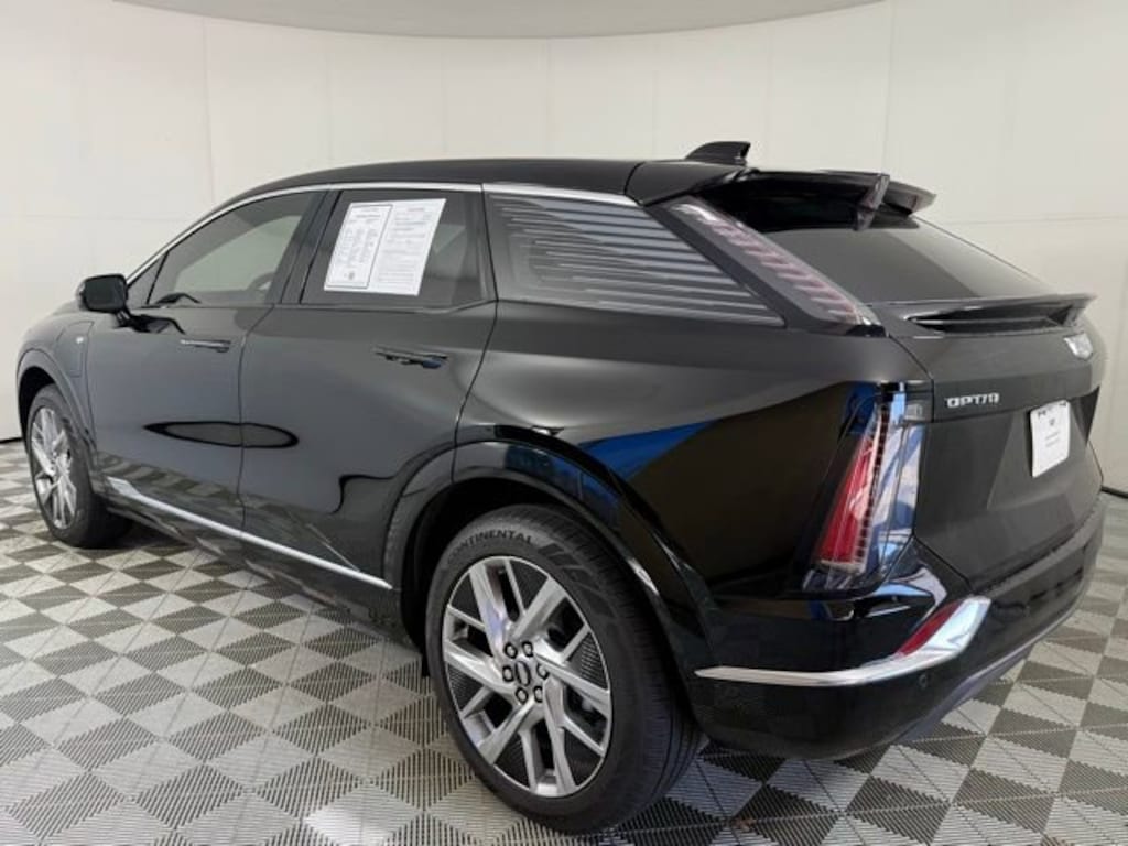 Certified 2025 CADILLAC OPTIQ Luxury 1 SUV