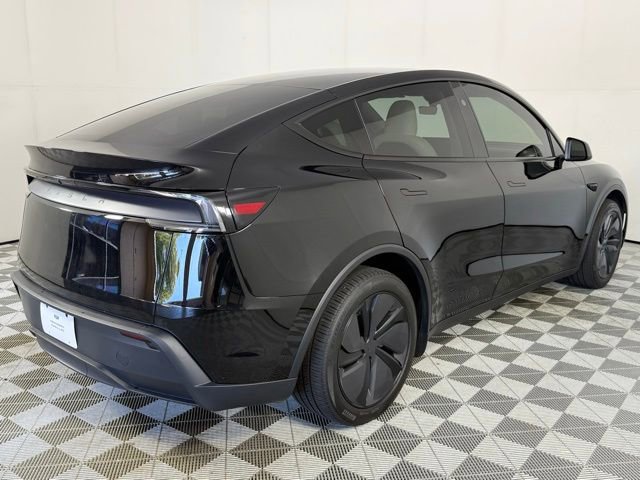 2026 Tesla Model Y Long Range photo 4
