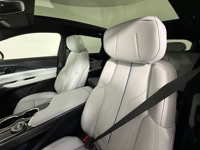 2026 Cadillac Lyriq Luxury photo 4