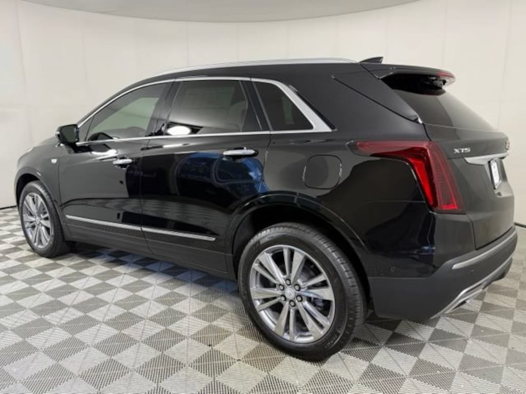 New 2026 CADILLAC XT5 Premium Luxury SUV
