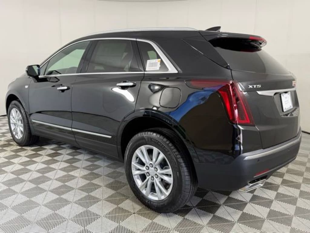 New 2026 CADILLAC XT5 Luxury SUV