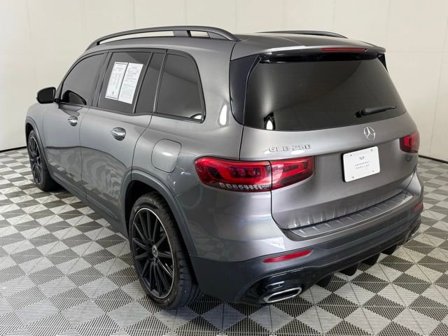 2022 Mercedes Benz GLB 250 photo 2