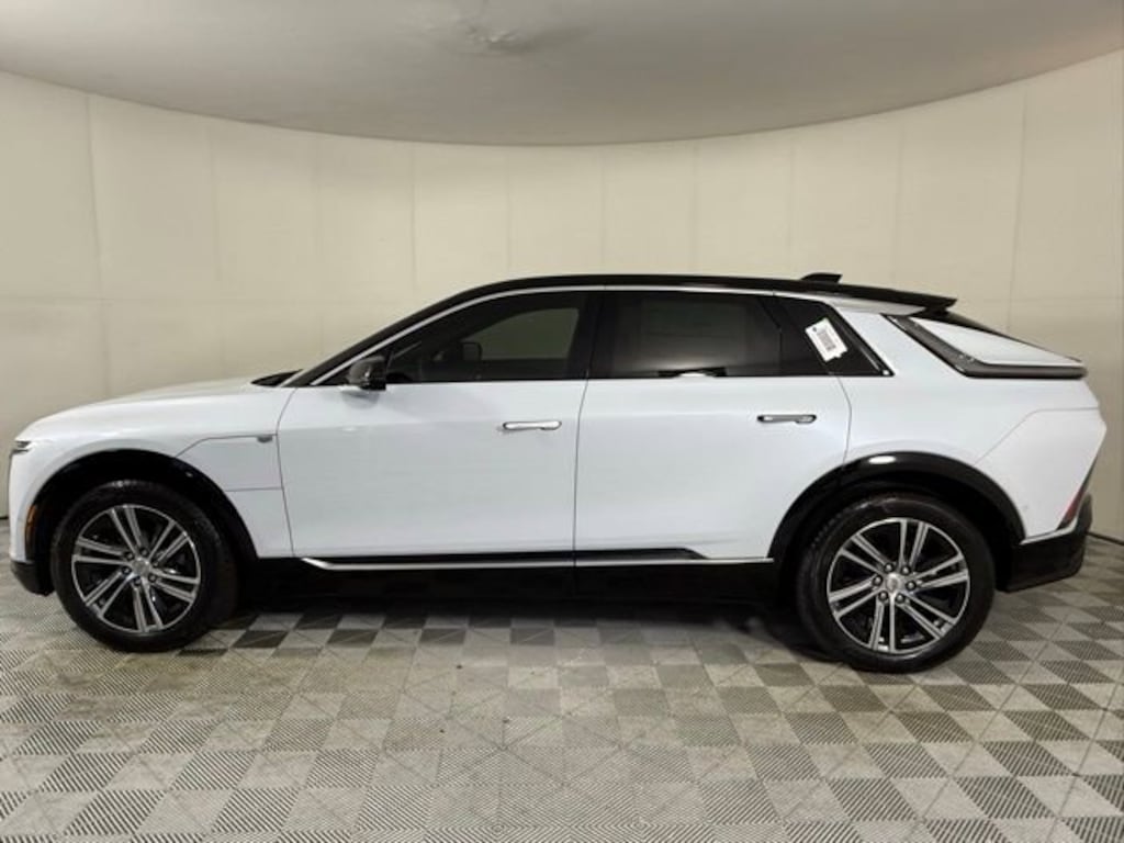 New 2026 CADILLAC LYRIQ Luxury SUV