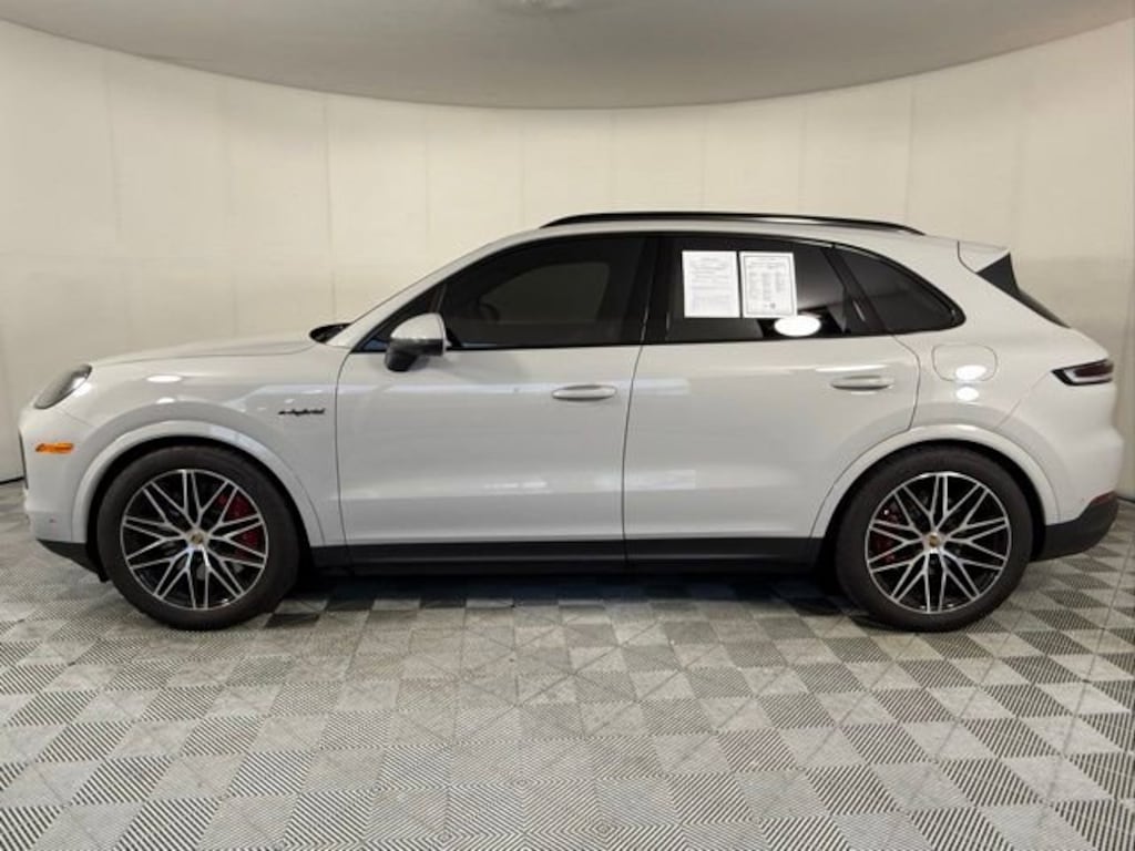 Used 2025 Porsche Cayenne E-Hybrid S SUV