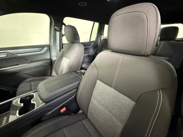 2025 Gmc Acadia Elevation photo 4