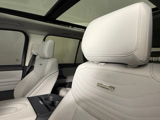 2025 Ford Expedition Platinum - Photo 6