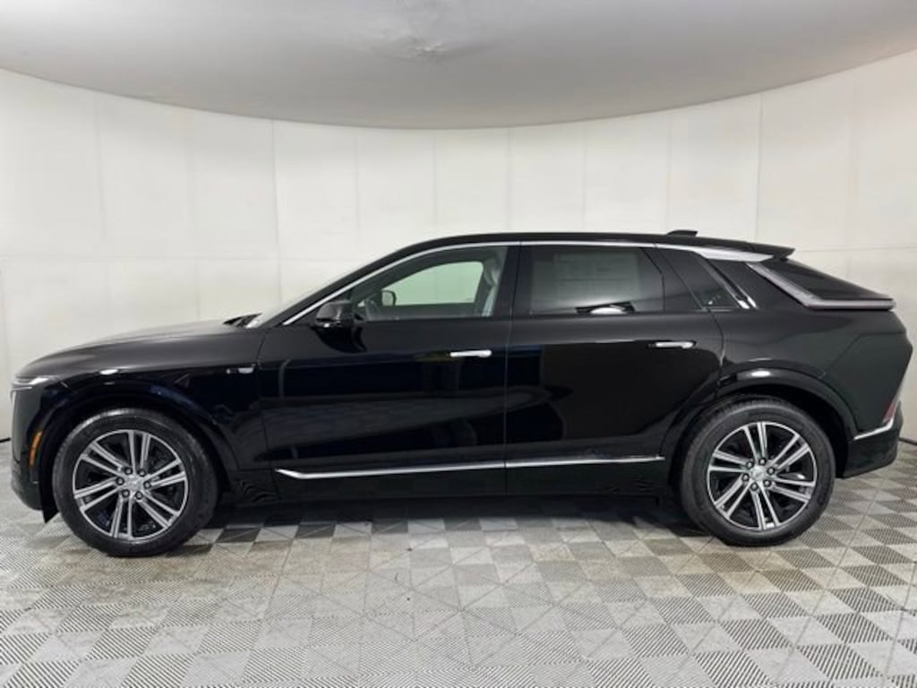 New 2026 CADILLAC LYRIQ Luxury SUV