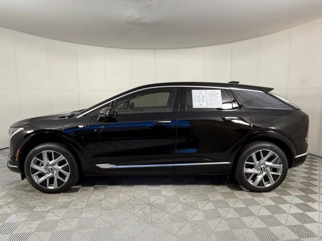 Certified 2025 CADILLAC OPTIQ Luxury 1 SUV