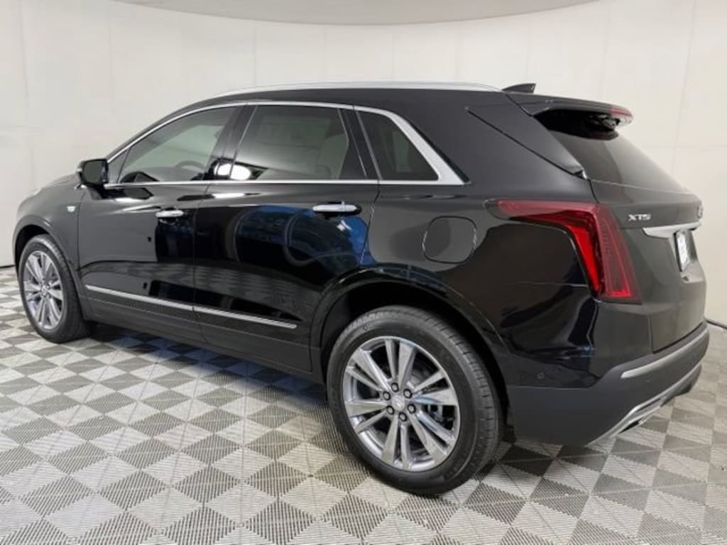 New 2026 CADILLAC XT5 Premium Luxury SUV