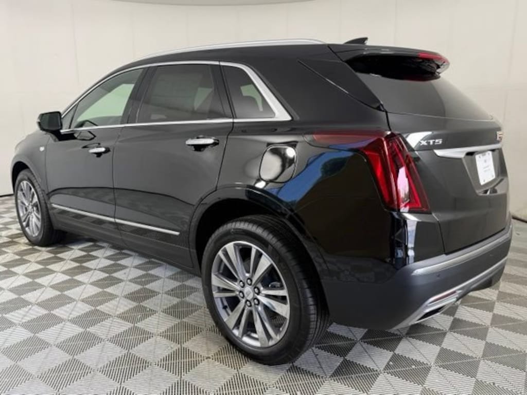 New 2026 CADILLAC XT5 Premium Luxury SUV