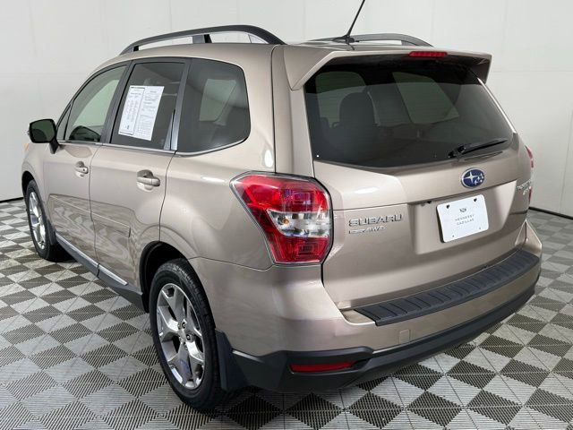 2015 Subaru Forester 2.5i Touring photo 4