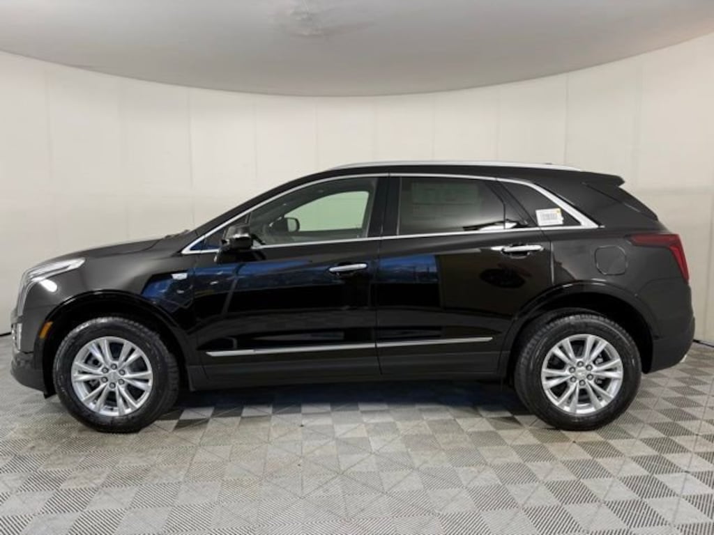 New 2026 CADILLAC XT5 Luxury SUV