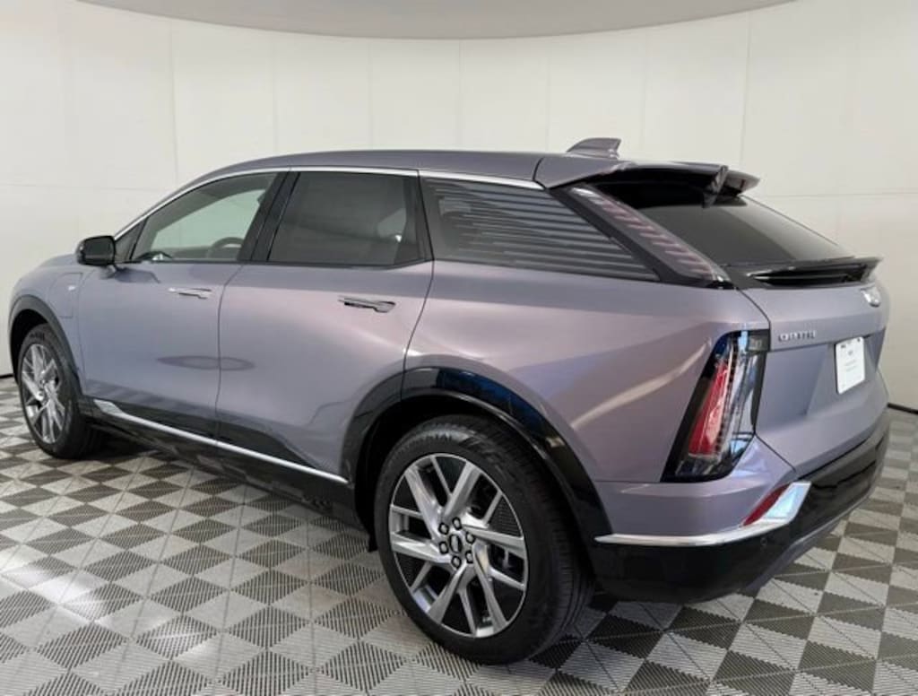 New 2026 CADILLAC OPTIQ Luxury SUV
