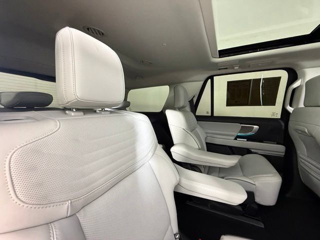 2025 Ford Expedition Platinum - Photo 30